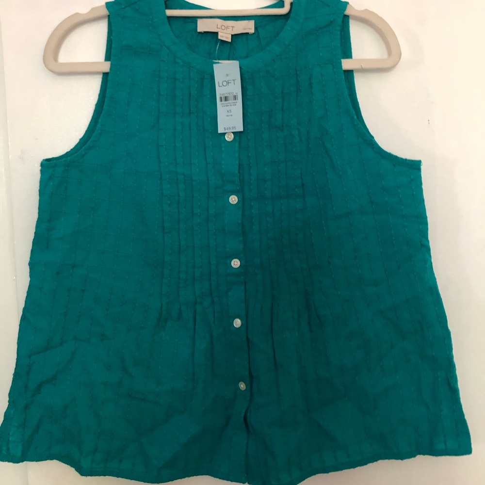 Loft pin tucked button shell top